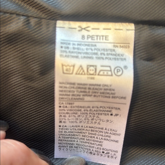 Banana Republic black and white blazer NWT, size 8P - Picture 11 of 12